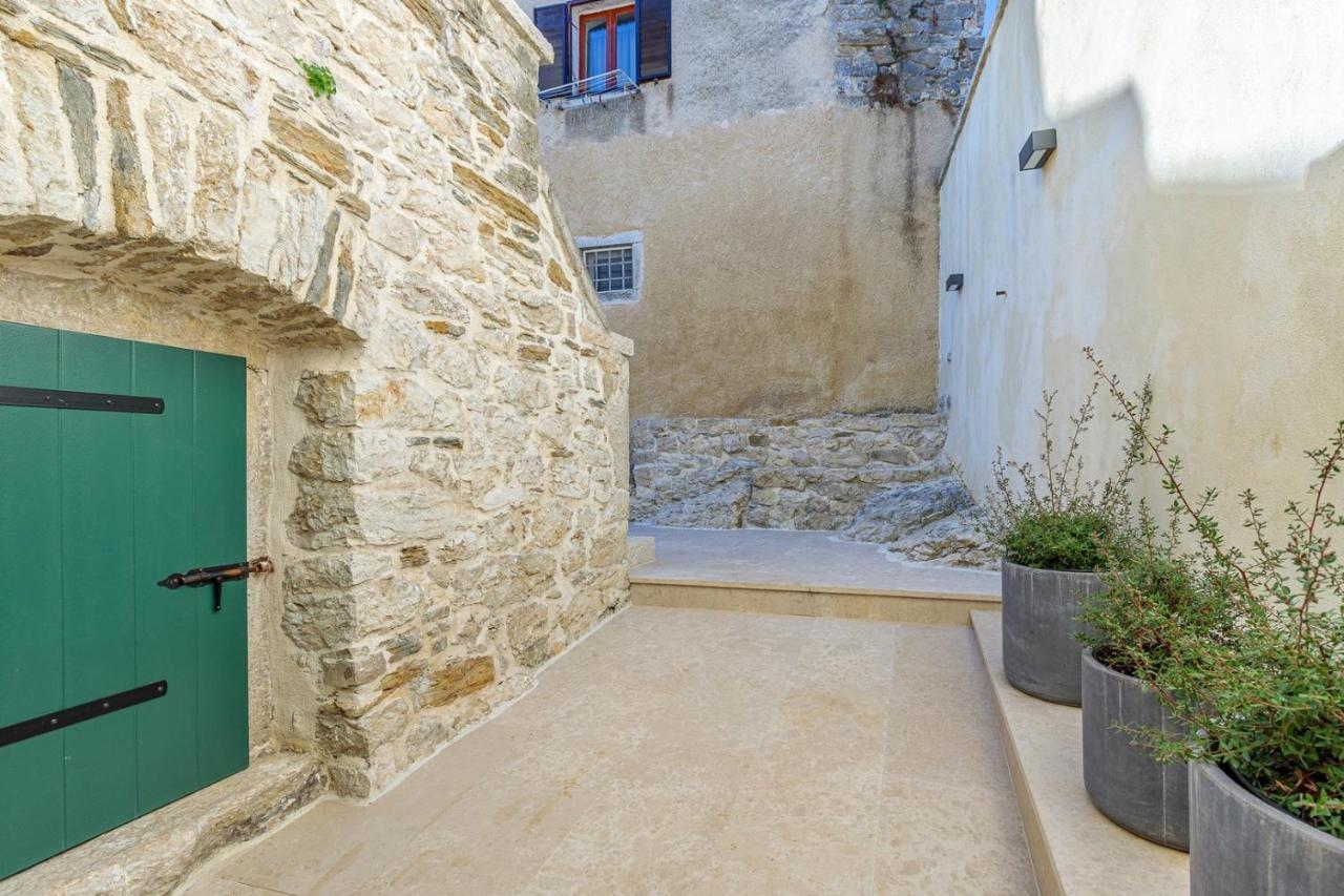Casa Amelia In Pićan エクステリア 写真