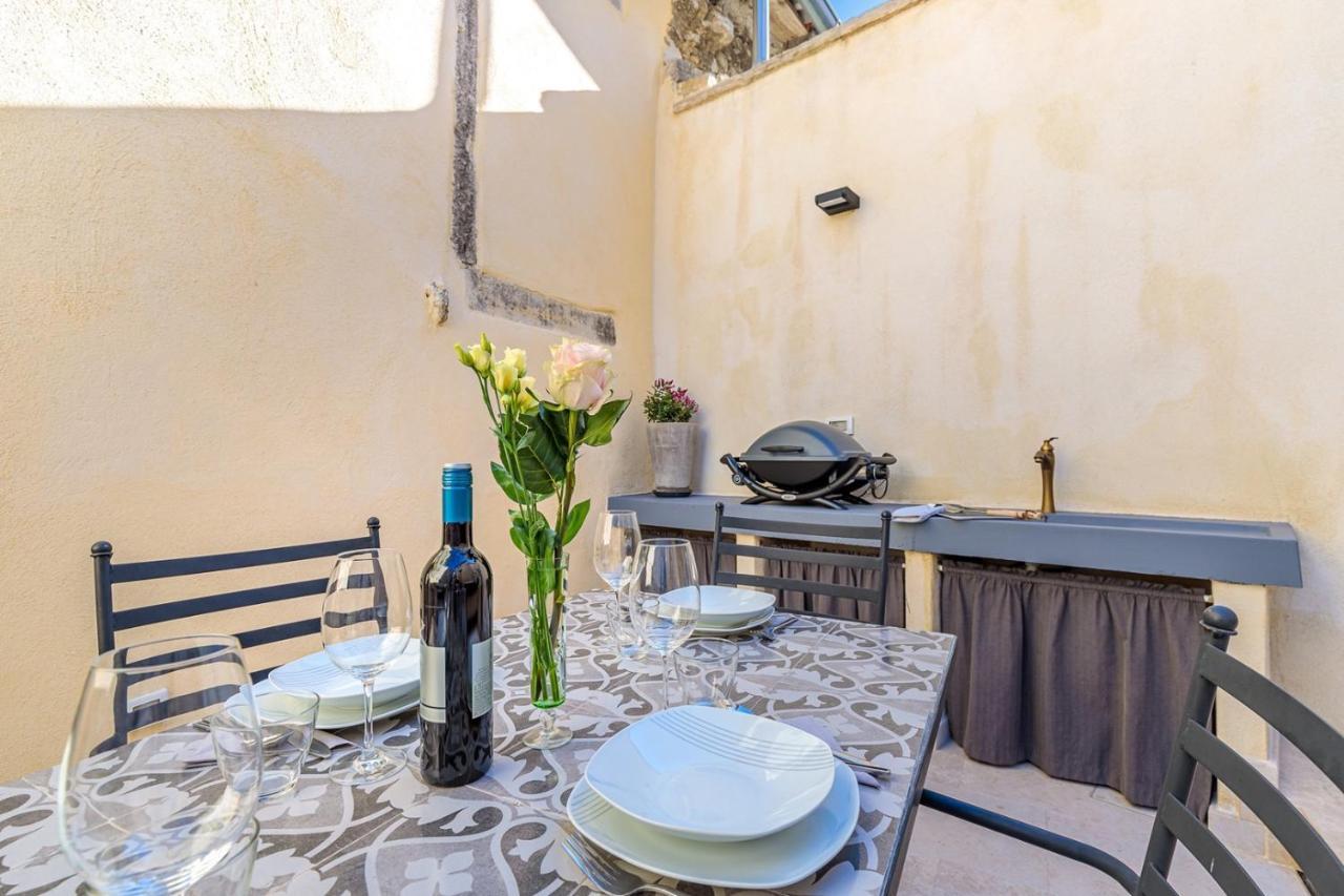 Casa Amelia In Pićan エクステリア 写真
